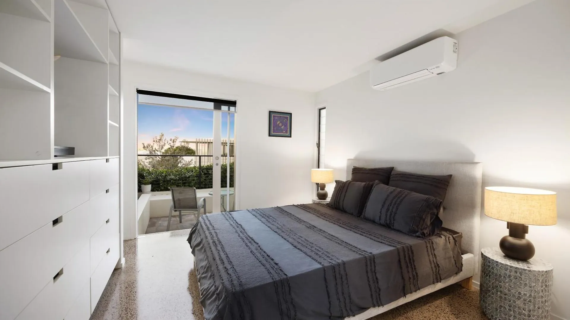 Studio Apartment With Ocean View Coolum Beach