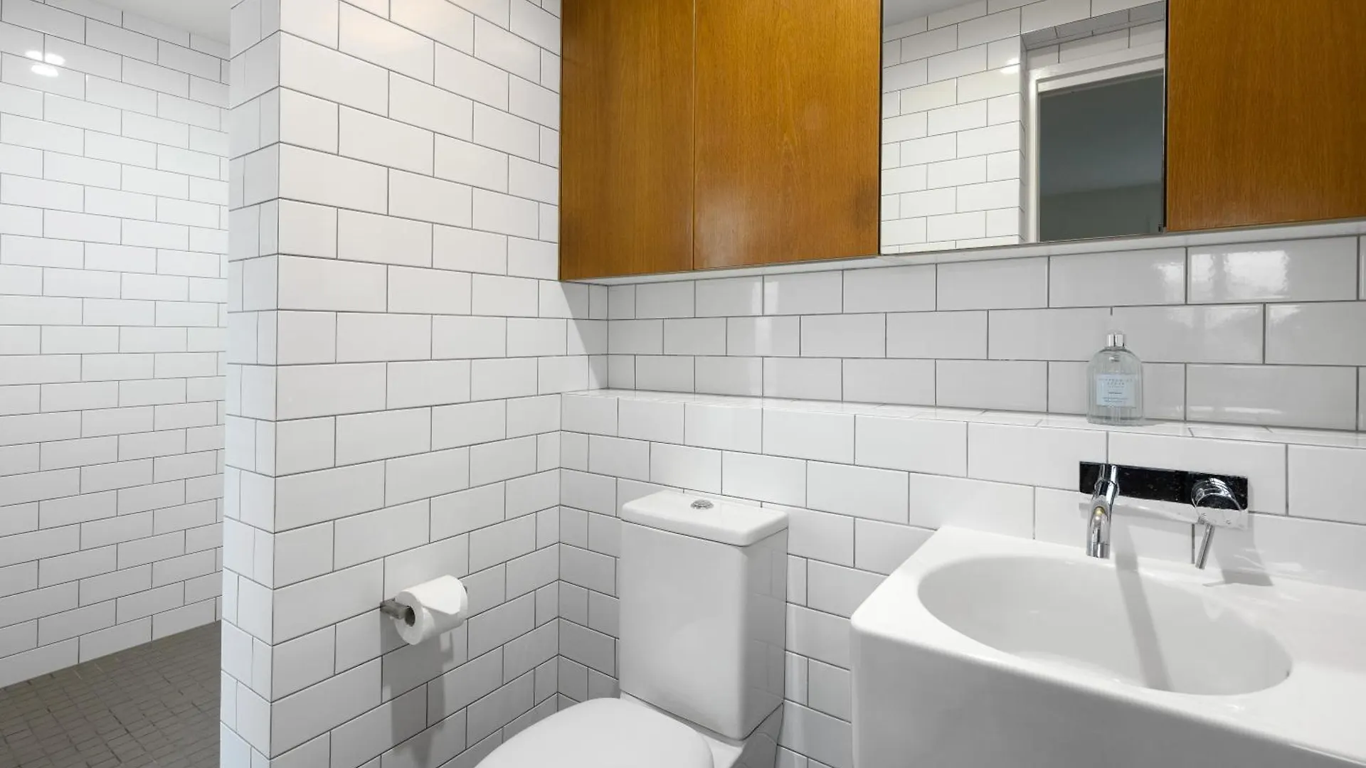 Studio Apartment With Ocean View Coolum Beach